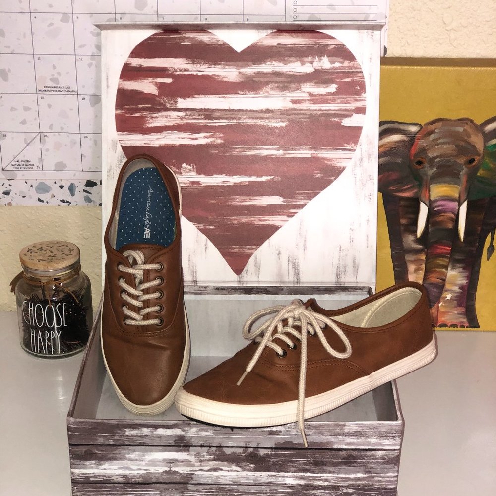 Brown, 7 1/2 shoe!